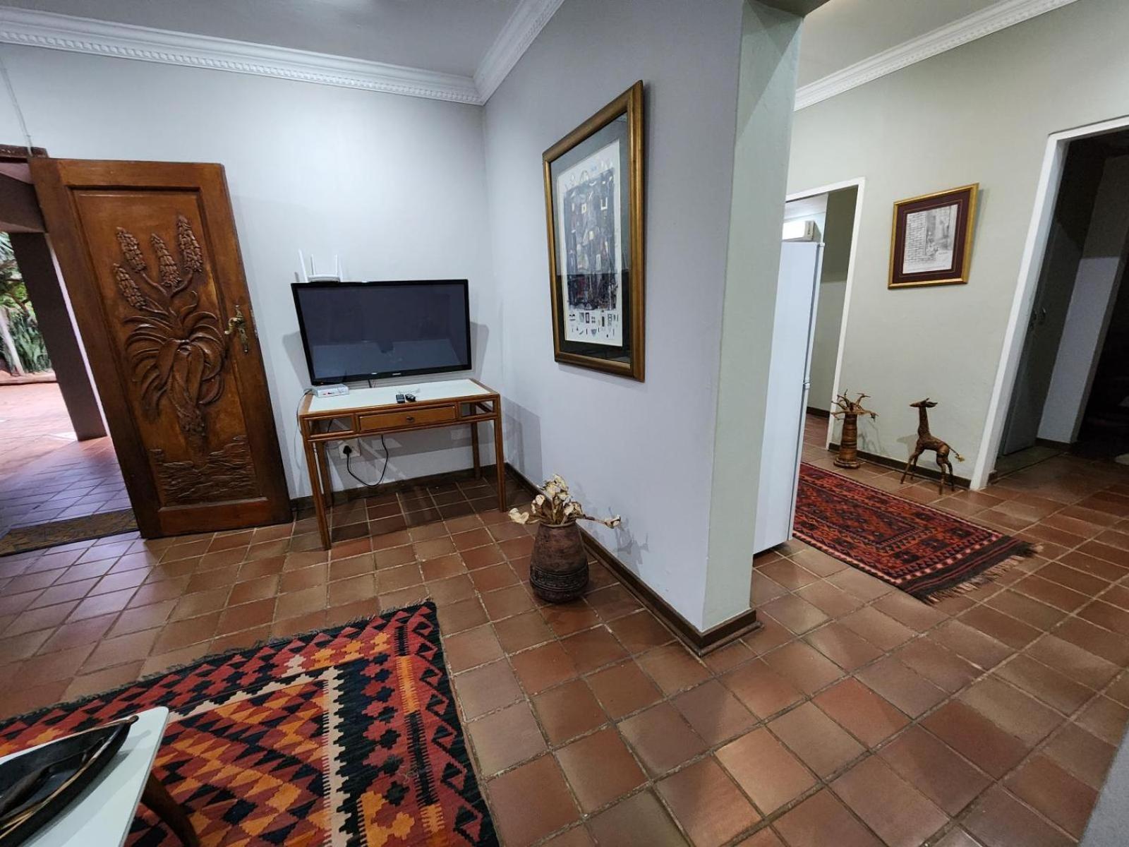 Tree Aloe Guest House Мокопане Номер фото